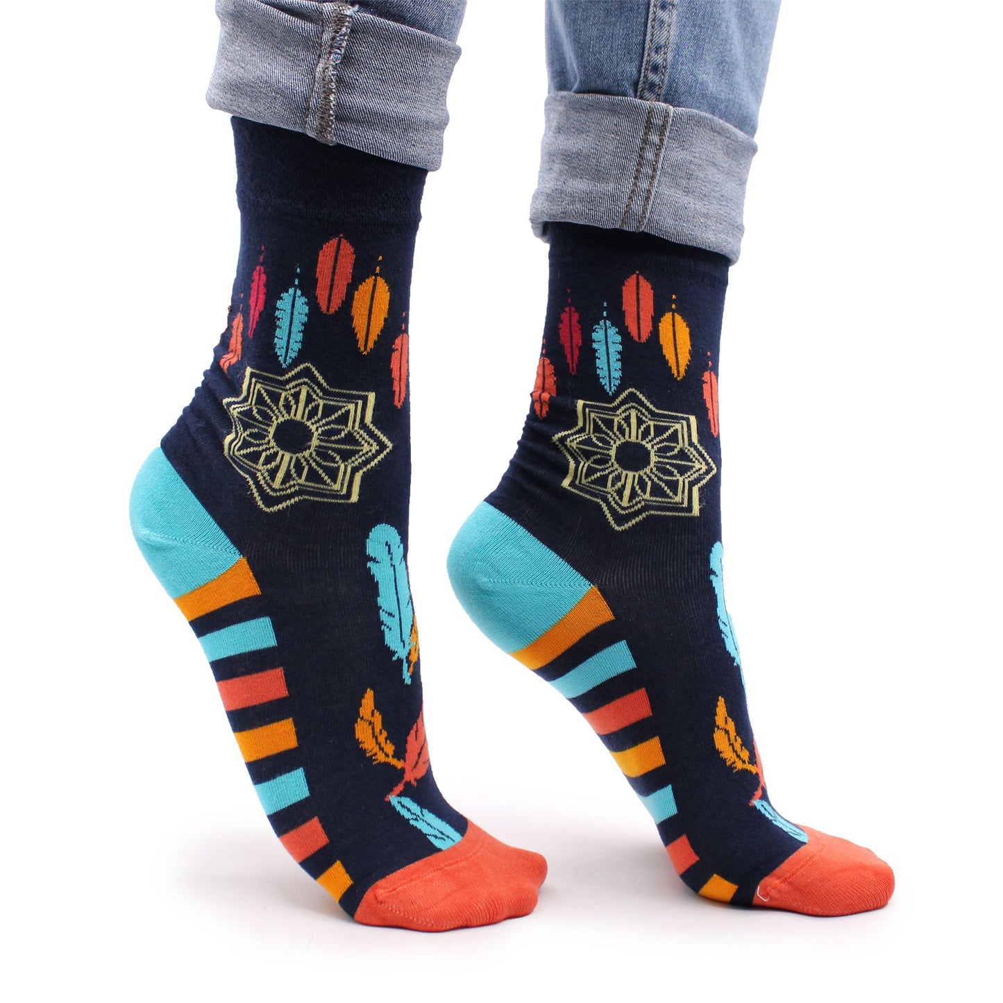 Soft bamboo socks with a vibrant dreamcatcher pattern and smooth toe seam in sizes 3.5-6.5.
