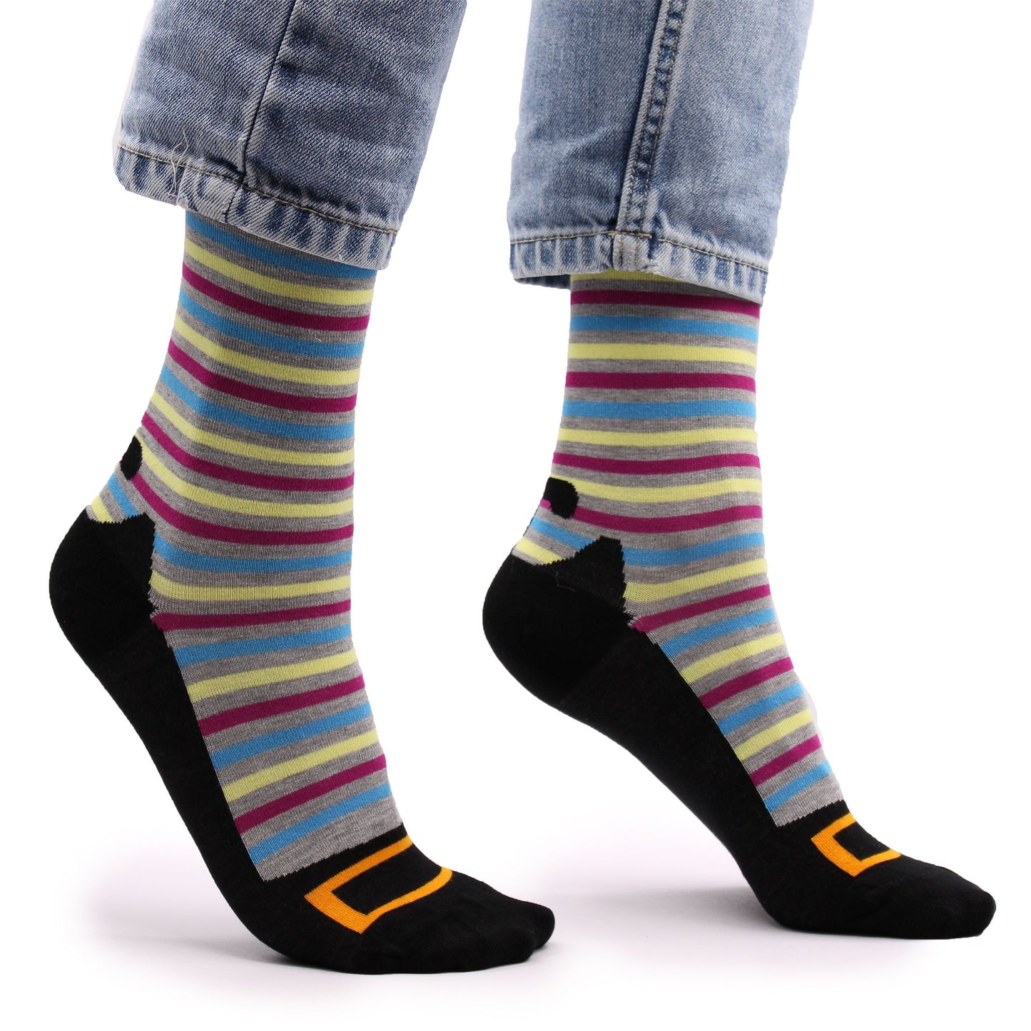 Soft bamboo socks featuring a mystical Hocus Pocus pattern with stars and magical motifs in a comfortable fit.