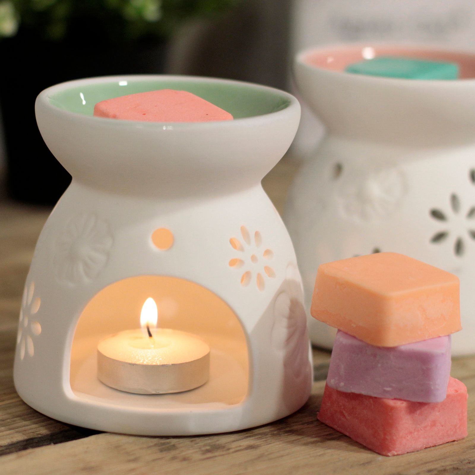 Wax Melter with Four Soy Wax Melts