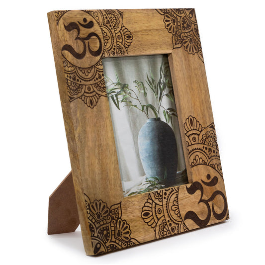 Large hand-carved black mango wood picture frame featuring an intricate circular mandala design for 13x18cm photos.