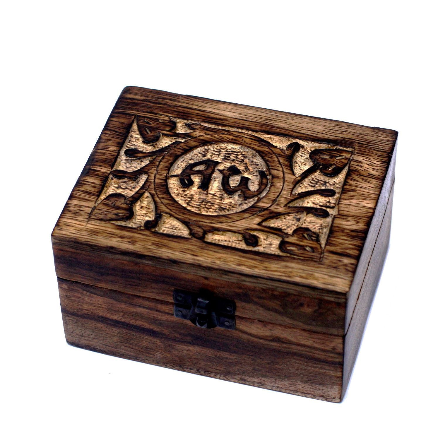 Elegant hand-carved mango wood storage box with floral patterns designed to hold twelve aromatherapy oil bottles.