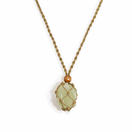 Adjustable sand-coloured necklace cord for gemstones with a natural finish and versatile sliding knot closure.