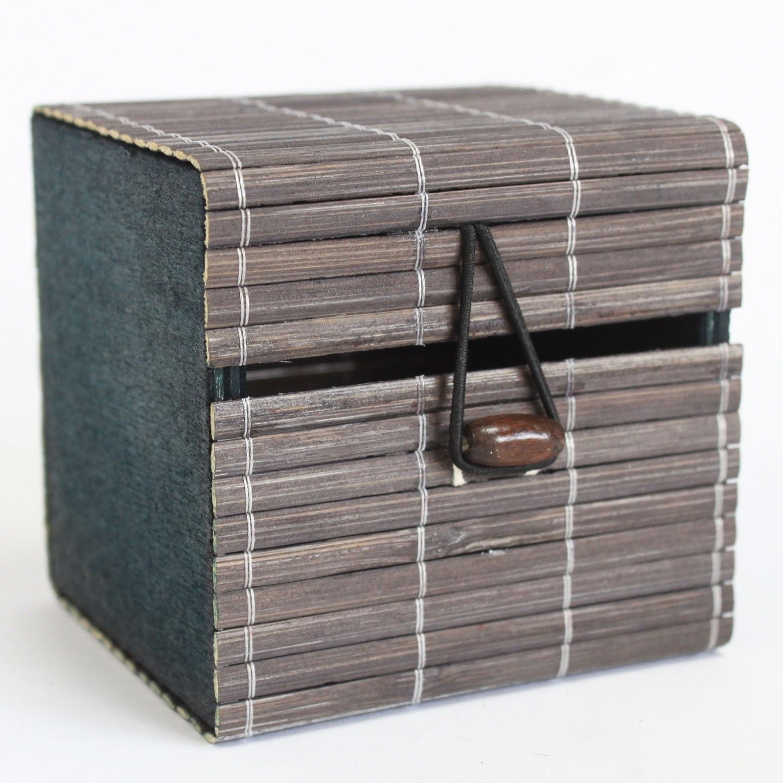 Handcrafted single slatted bamboo gift box with a natural finish and easy-open lid for candles and jars.