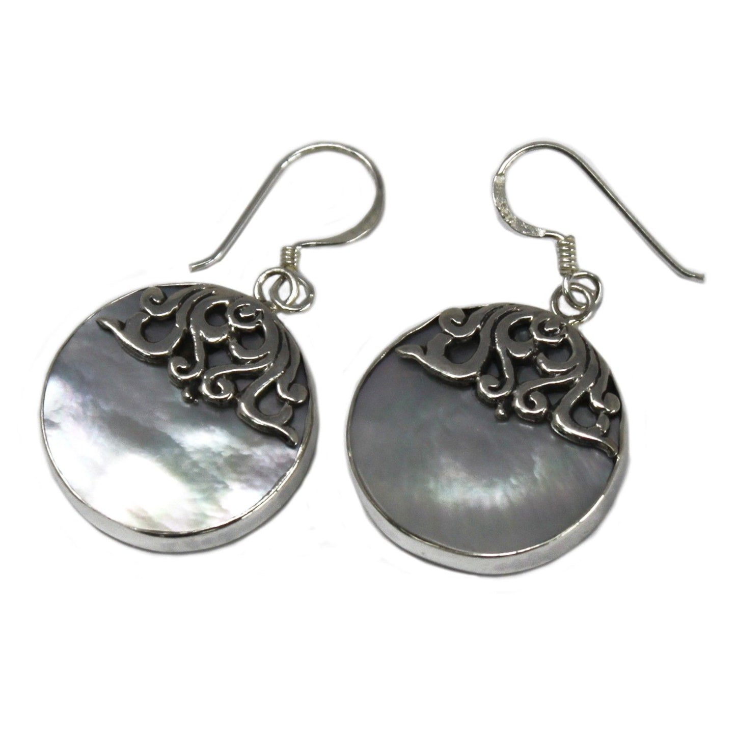 Handmade 925 silver earrings featuring a classic shimmering white mother of pearl disc design.