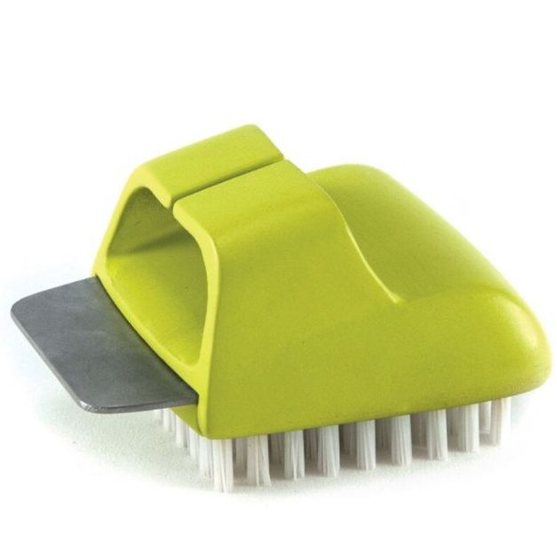 Handheld salt block scrubber with a mix of stainless steel and nylon bristles for cleaning Himalayan salt plates.