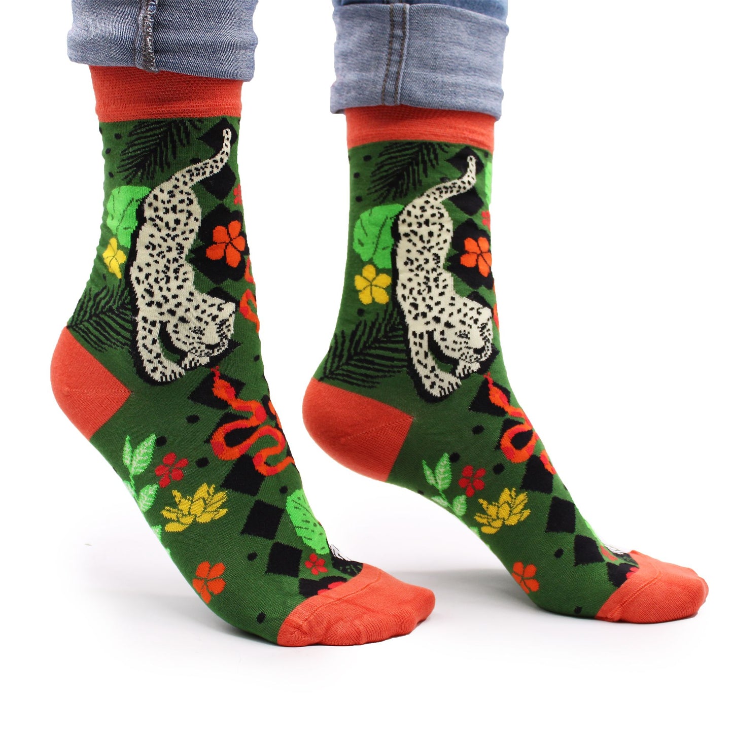Soft bamboo socks featuring a vibrant green Bali Jungle leaf pattern with a smooth toe seam.