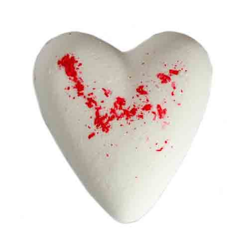 Two heart-shaped white bath bombs with a smooth texture, perfect for a relaxing and fragrant aromatherapy bath.