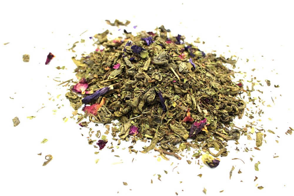 Loose leaf green tea blend with dried mint leaves and delicate rose petals in a large 1kg quantity.
